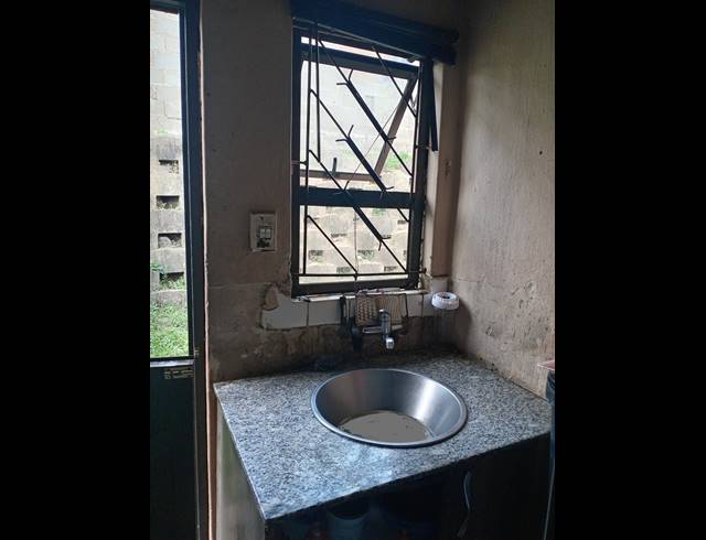 2 BEDROOM HOUSE FOR SALE IN UMLAZI Y